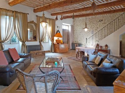 Exceptional property in a village in the Luberon