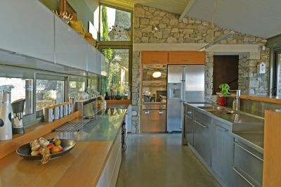 Drôme provençale: contemporary renovated house with views