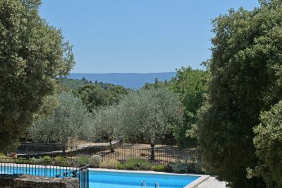 GORDES Renovated stone farmhouse with swimming pool on 2.5 acres