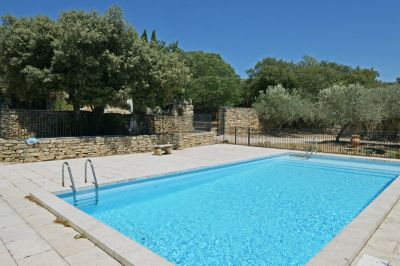 GORDES Renovated stone farmhouse with swimming pool on 2.5 acres