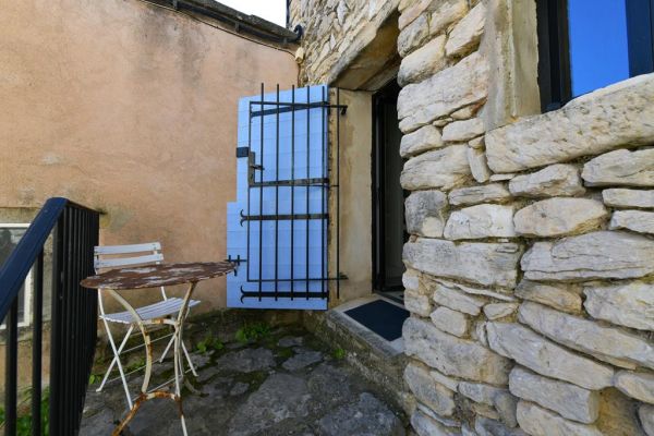 Joucas, village house with views