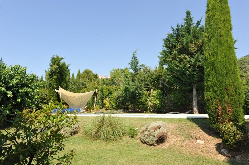 Luberon, hamlet house near Gordes