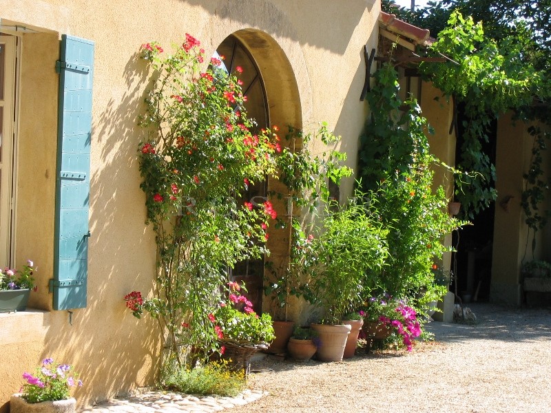 18th century restored farmhouse in Provence